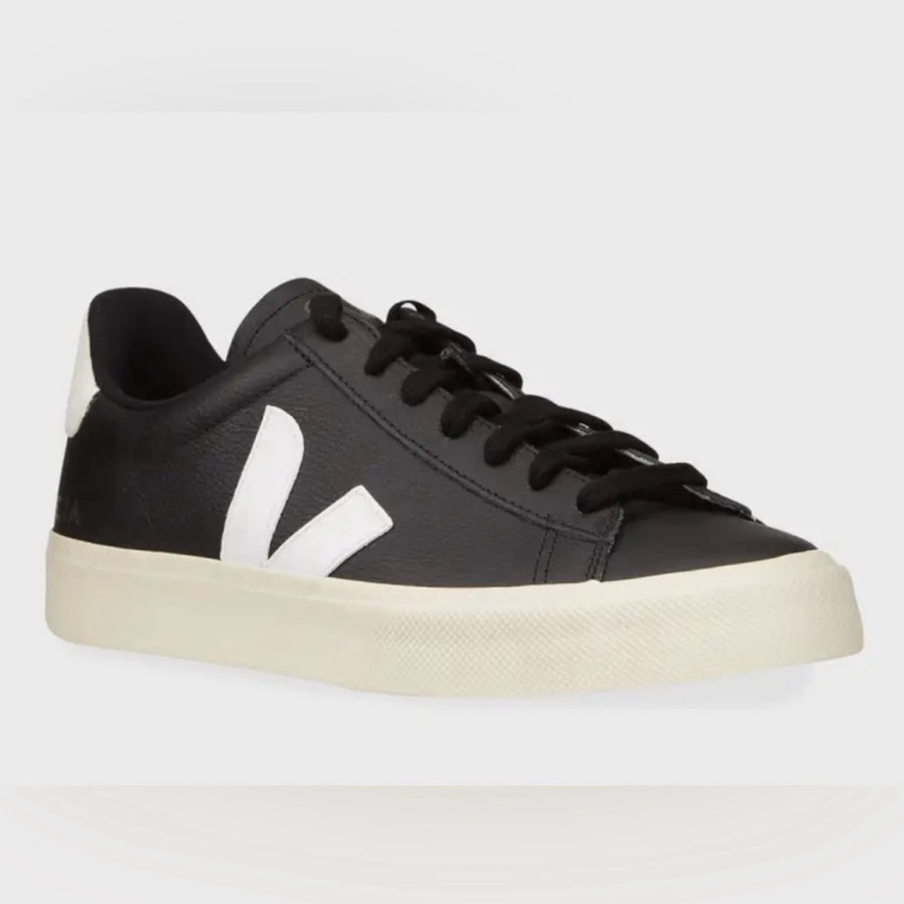 VEJA Campo Chromefree Leather in Black